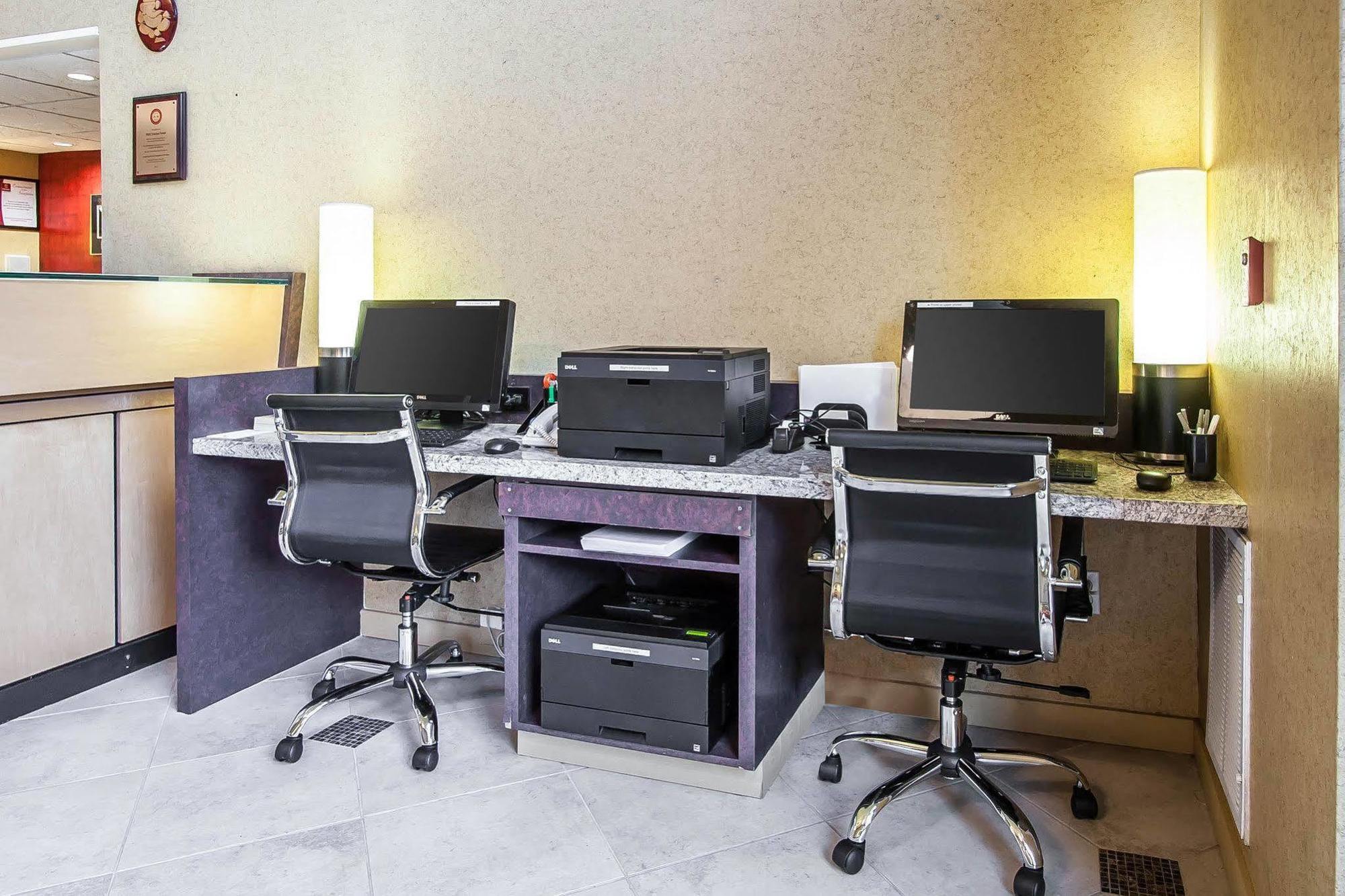 Clarion Hotel Portland International Airport Екстериор снимка